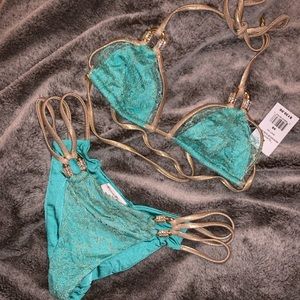 Beach Bunny Swim - Beach bunny Madagascar bikini MINT rare Beach Bunny Swim - Beach bunny Madagascar bikini MINT rare